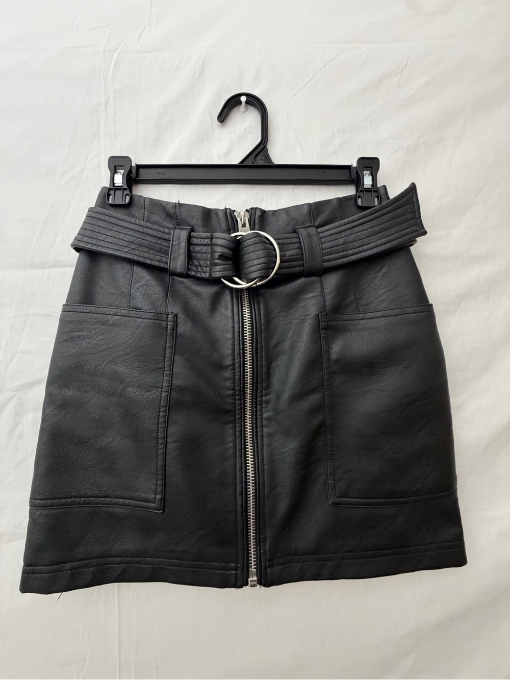 Topshop women’s Size 2 Black Faux Leather Mini Skirt w/ Belt - Excellent(A721)